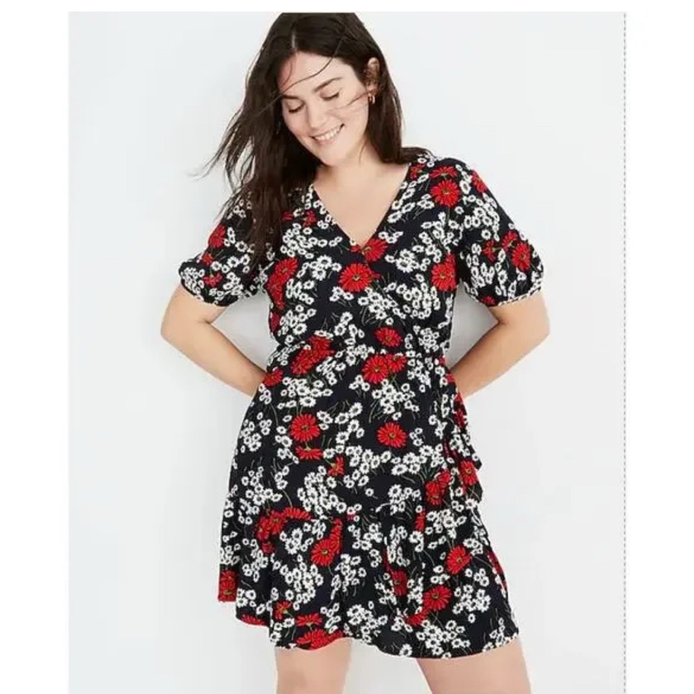 NWT MADEWELL Ruffle-Wrap Dress in Hillside Daisies Navy Floral Size 4